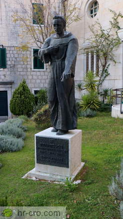 Makarska - Monument to the Franciscan